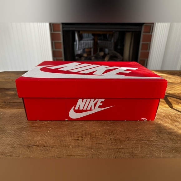 NEW IN BOX Women’s Nike Court Vision Lo NN low ~ white/pale-ivory-black ~ 10 - Picture 6 of 12